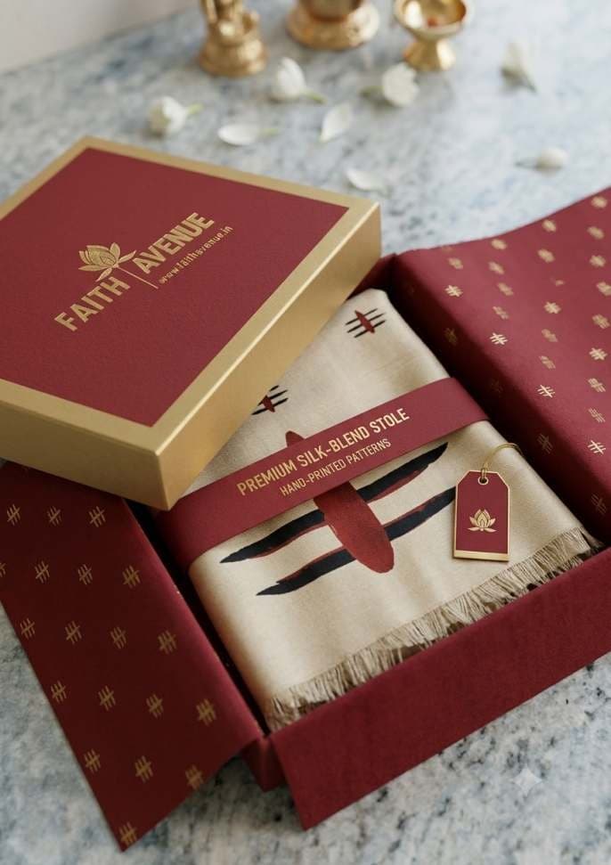 Silk-blend stole packaging